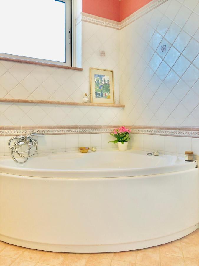 Blue Apricot Apartment Con Jacuzzi Montesilvano Luaran gambar