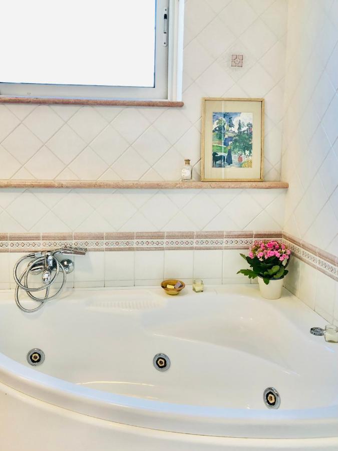 Blue Apricot Apartment Con Jacuzzi Montesilvano Luaran gambar
