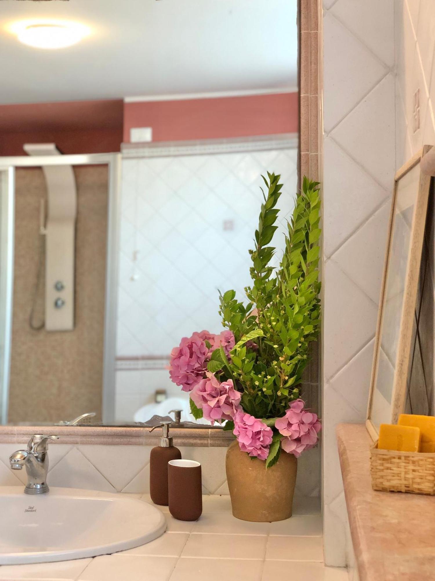 Blue Apricot Apartment Con Jacuzzi Montesilvano Luaran gambar