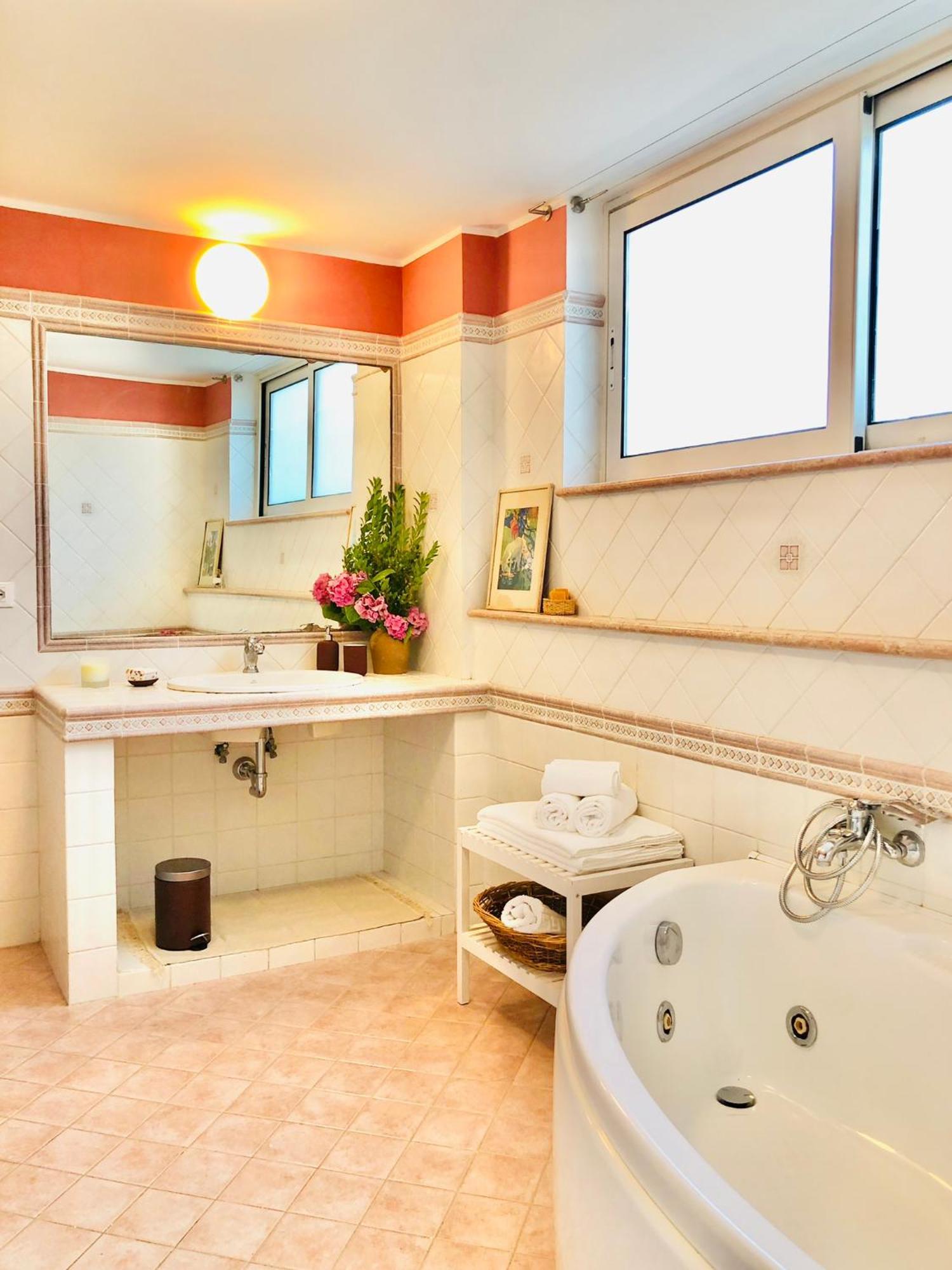 Blue Apricot Apartment Con Jacuzzi Montesilvano Luaran gambar